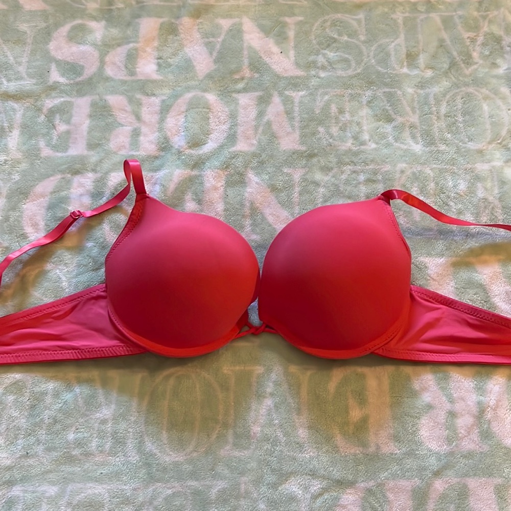 Marilyn Monroe padded push up pink bra